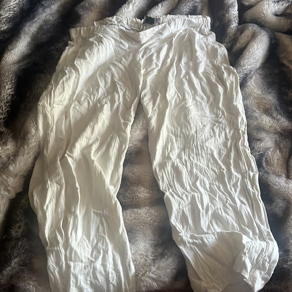Maternity pants. Excellent condition. Worn once - Picture 3 of 4